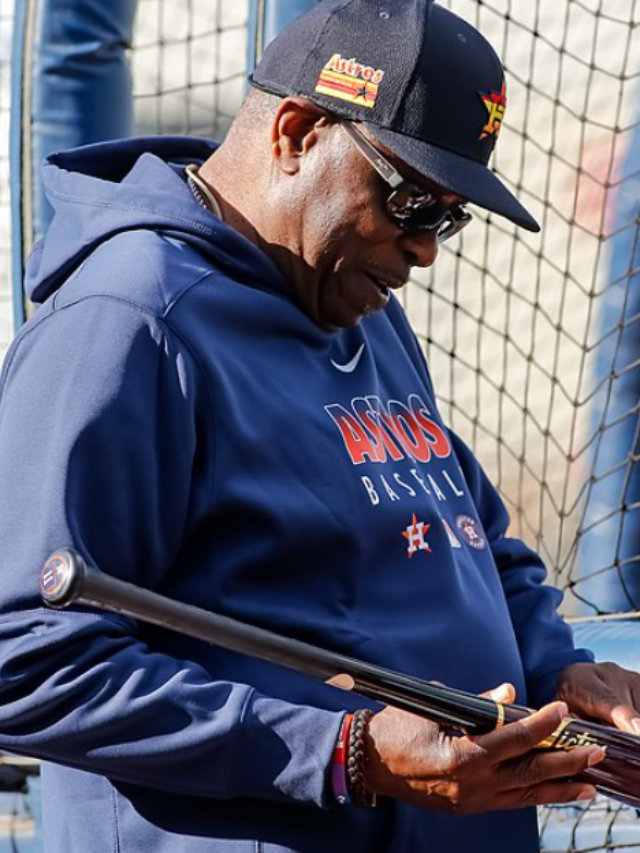 Why is Dusty Baker sporting black gloves in the World Series of 2022?